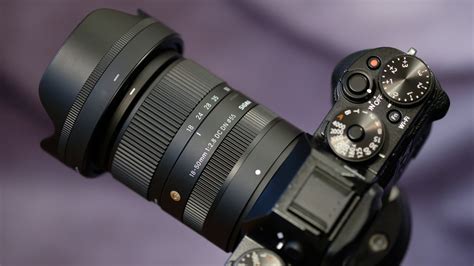 Worlds FIRST SIGMA LENS for Canon RF  Sigma 18-50mm f28